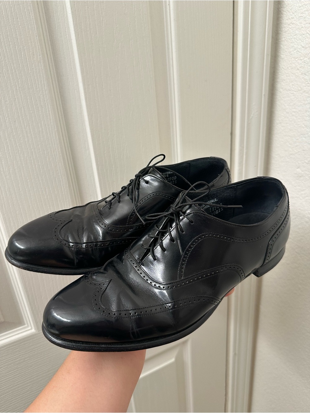 Stafford Black Leather Wingtip Derby Dress Shoes